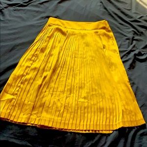 Mustard pleated skirt